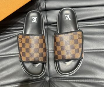 lv Men's Flip Flops Sandal