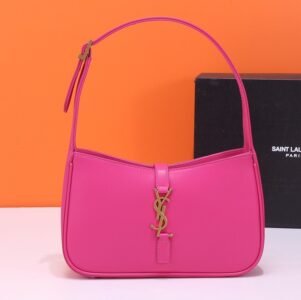 le 5 a 7 in smooth leather handbag