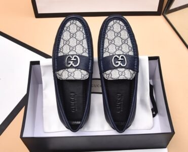 Gucci Men's Horsebit loafer